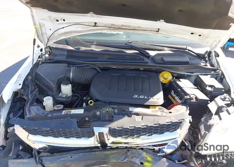 2018 Dodge Grand Caravan Sxt z USA, uszkodzony, nr VIN 2C4RDGCG5JR267137